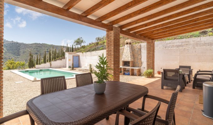 Outdoor dining room