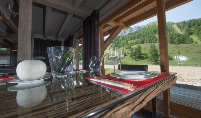Vars Luxury Chalet rental near the slopes with heated swimming pool