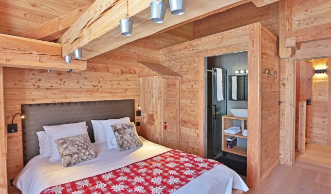 Luxury Chalet rental near slopes with spa sauna and concierge services