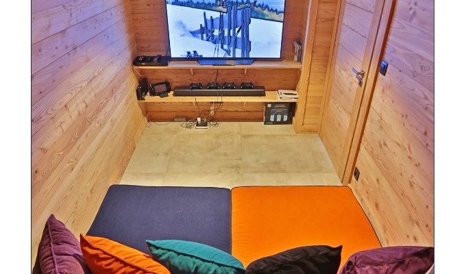 Luxury Chalet rental near slopes with spa sauna and concierge services