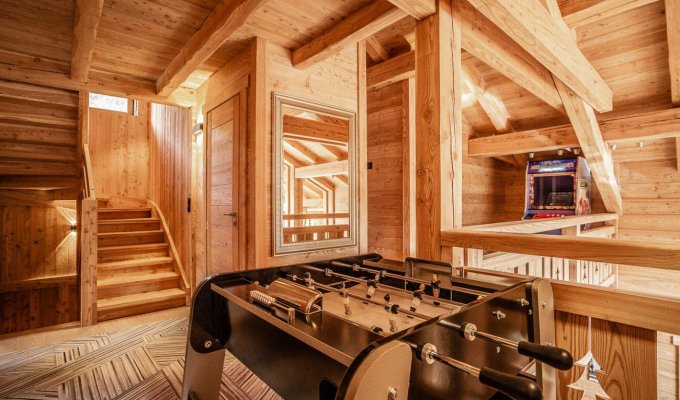 Luxury Chalet rental near slopes with spa sauna and concierge services