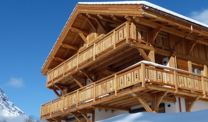 Luxury Chalet rental near slopes with spa sauna and concierge services