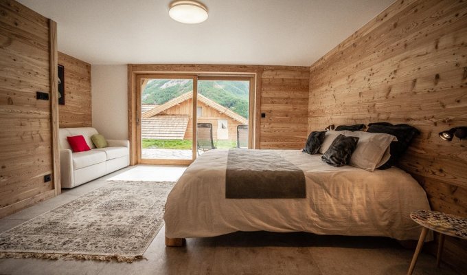 Luxury Chalet rental near slopes with spa sauna and concierge services