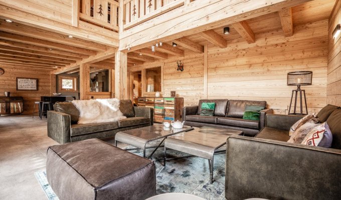 Luxury Chalet rental near slopes with spa sauna and concierge services