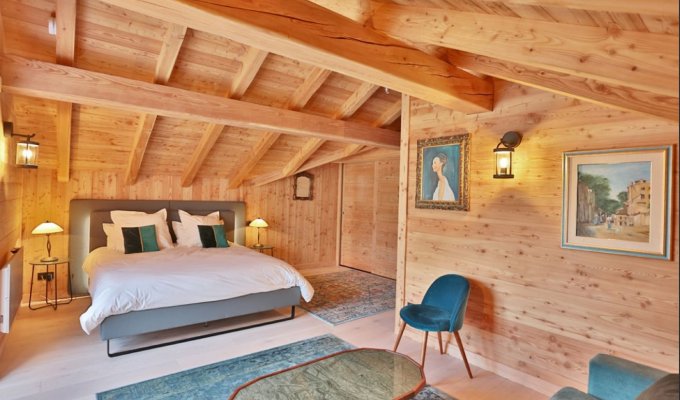 Luxury Chalet rental near slopes with heated swimming pool and concierge services