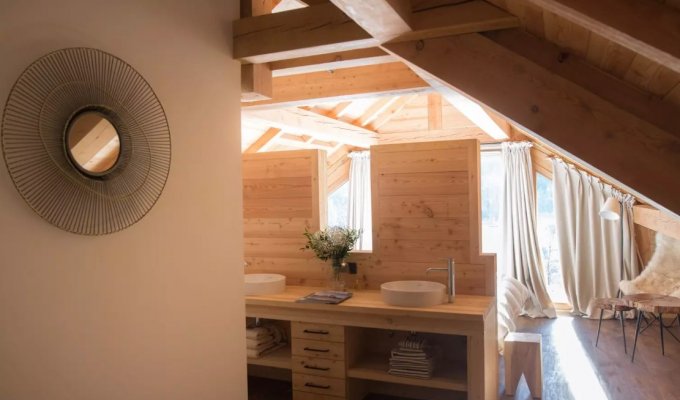 Serre Chevalier Luxury Chalet Rental near the slopes with Nordic bath and concierge service