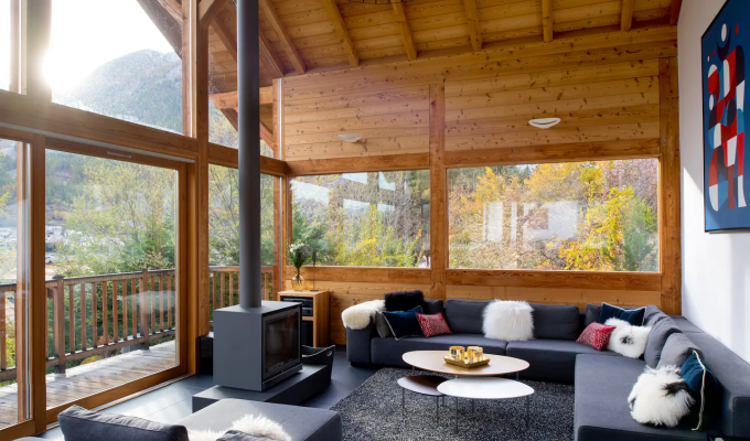 Luxury Chalet rental near the slopes of the Southern Alps with spa sauna and concierge