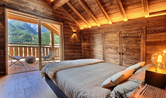 Luxury Chalet Rental near Southern Alps slopes with heated swimming pool, spa and sauna