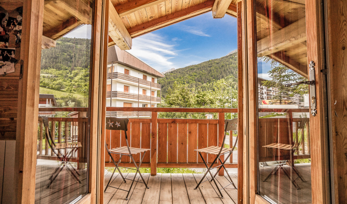 Luxury chalet rental Serre Chevalier Southern Alps at the foot of the slopes Spa sauna concierge service