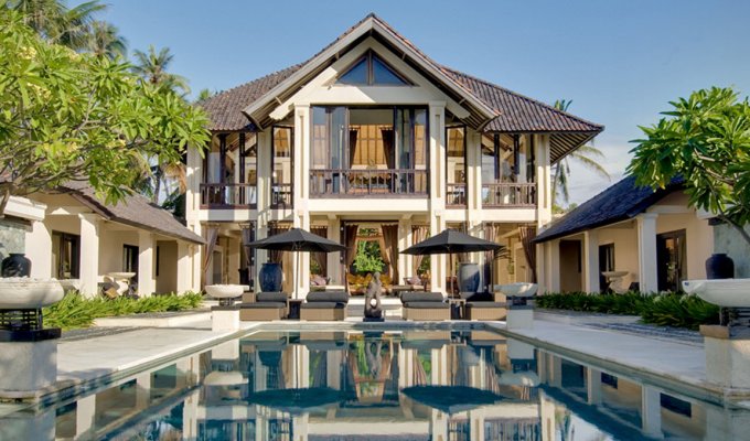 Bali Sukawati villa rental on the sea with staff and private pool 