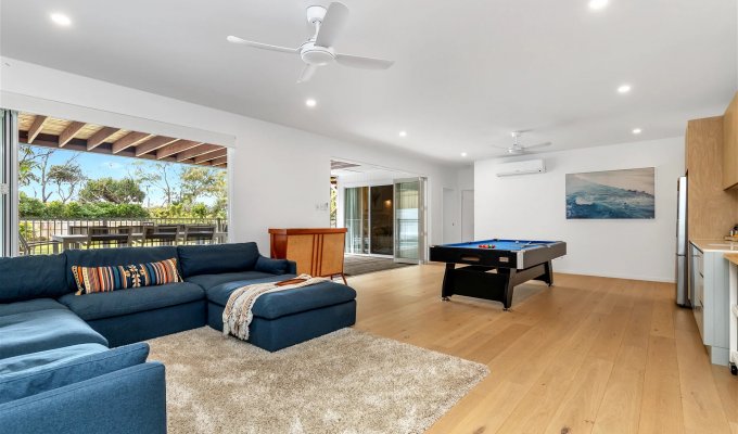 6-bedroom New Brighton Byron Bay Beachfront villa with private pool and BBQ