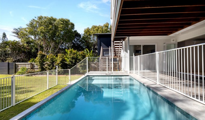 6-bedroom New Brighton Byron Bay Beachfront villa with private pool and BBQ