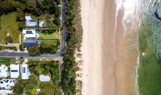 6-bedroom New Brighton Byron Bay Beachfront villa with private pool and BBQ