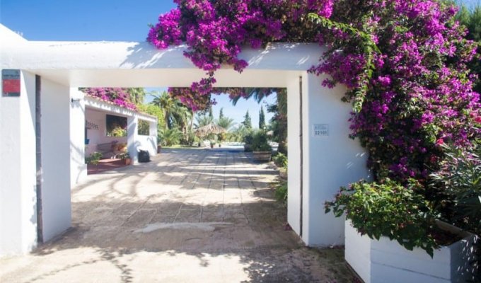 Luxury villa rental near Ibiza centre 11 persons private swimming pool in San Rafael