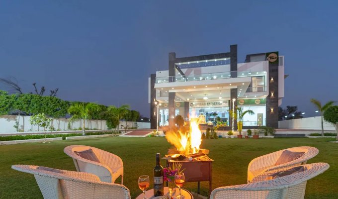 Rajasthan Jaipur villa rental with private pool, chef and breakfast