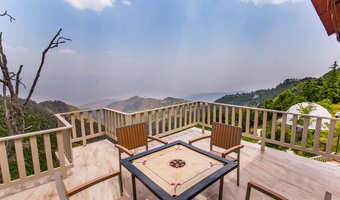 Himalayas holiday home rental in Kanatal with view, housekeeping and breakfast included