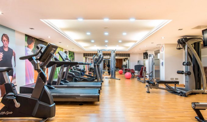 Hotel gym room