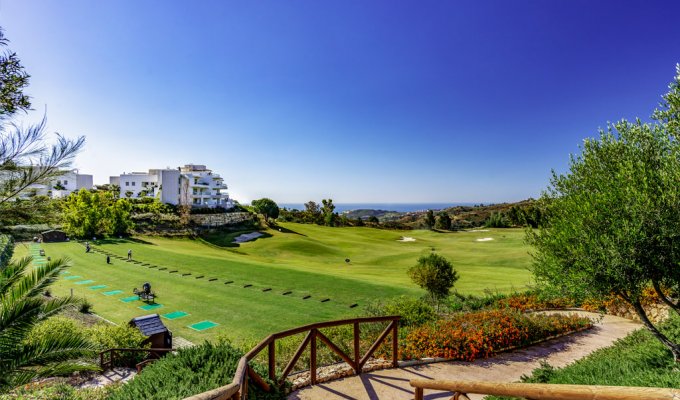 Views of the golf and the sea