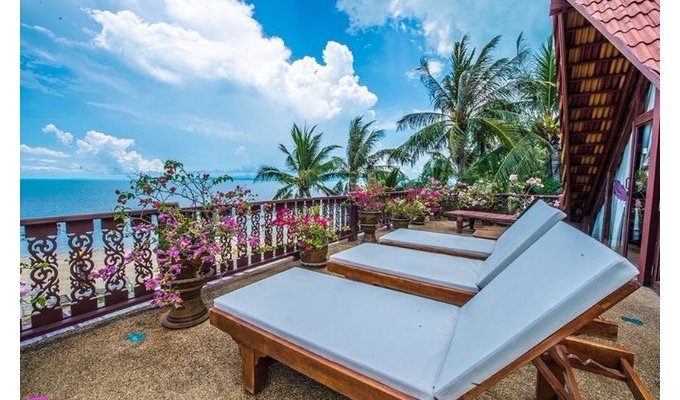 Koh Samui Villa Vacation Rentals, Beachfront with Private Pool & Jacuzzi in a Tropical Garden