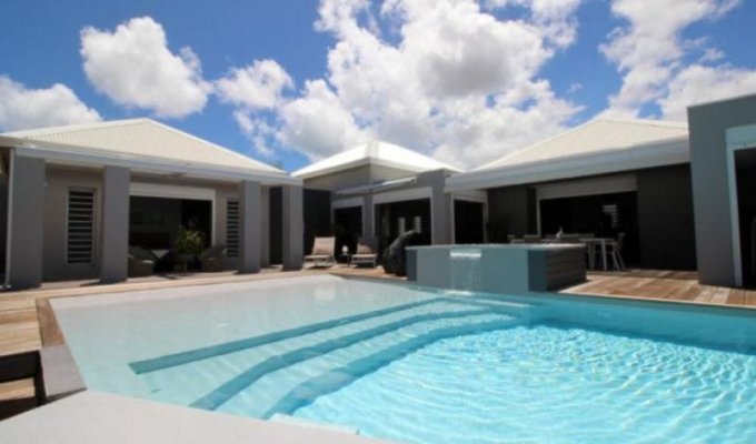 Luxury vacation villa rental in St-François, Guadeloupe with private pool 