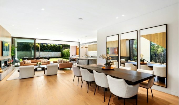 Luxury villa rental Sydney Australia with private pool and close to Taragonga Zoo