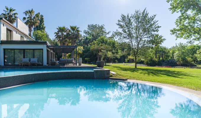 Languedoc villa holiday rentals Montpellier near the beach private pool