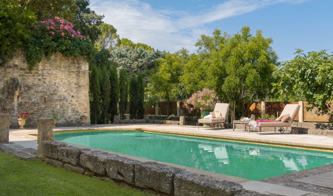 Languedoc castle holiday rentals Uzes private pool