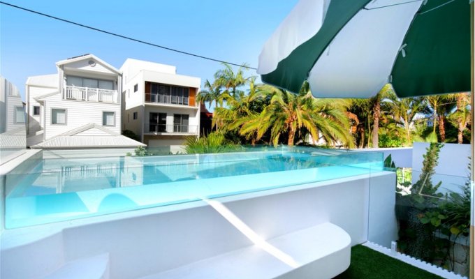 Luxury villa rental Gold Coast Australia with private pool 