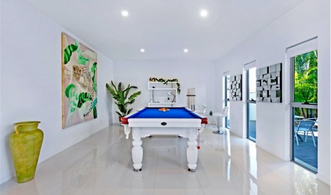 Luxury villa rental Gold Coast Australia with private pool and sea view 