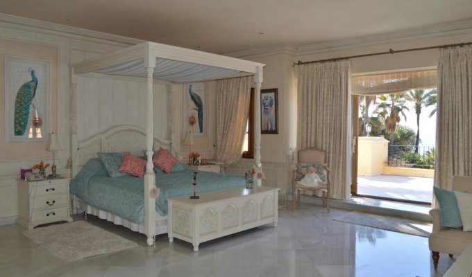 Mastersuite with terrace and sea view