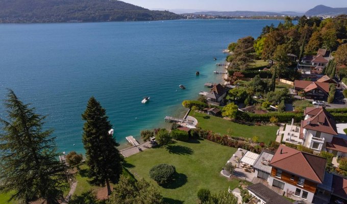 Lake Annecy chalet rental in Veyrier du lac with private dock