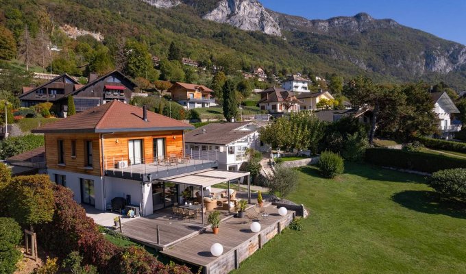 Lake Annecy chalet rental in Veyrier du lac with private dock