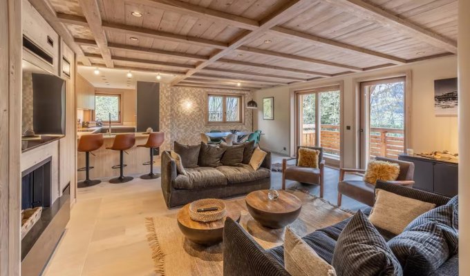 Megeve apartment rental Ski-in ski-out access Rochebrune concierge