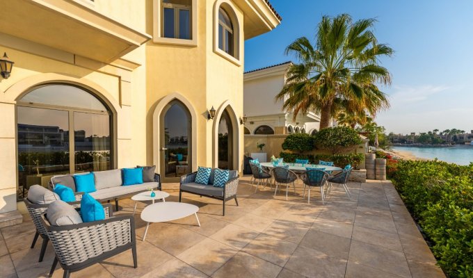Dubai Palm Jumeirah luxury villa rental private beach & pool Concierge Chef