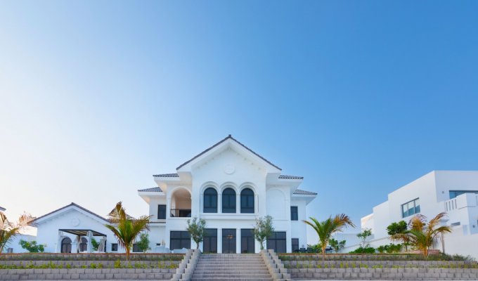 Dubai Luxury Villa rental Palm Jumeirah Private Beach & Pool