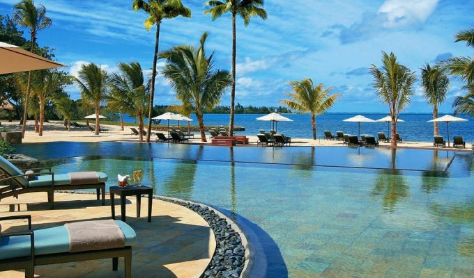 Mauritius Golf Anahita villa rental Pool  Beach & staff