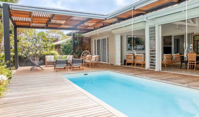 Tamarin Villa holiday rental La Preneuse beach beachfront private pool & staff