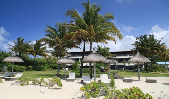 Mauritius Beachfront apartment rental Pointe d'Esny complex with pool & parking