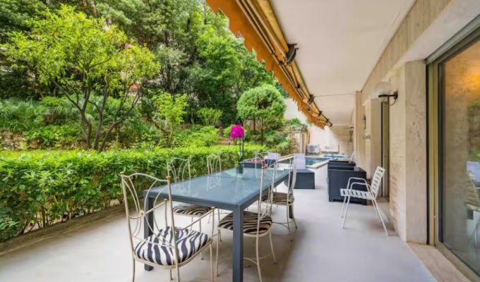 French Riviera Cannes Croisette apartment rental  with private pool