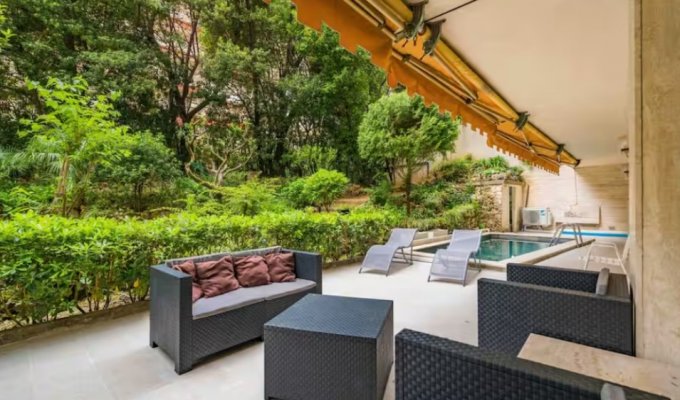 French Riviera Cannes Croisette apartment rental  with private pool