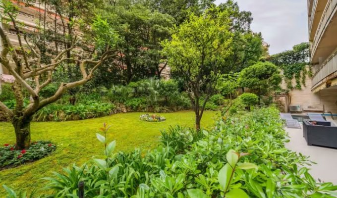 French Riviera Cannes Croisette apartment rental  with private pool