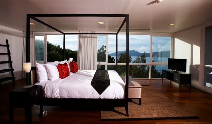 Phuket villa rental with private pool, staff and amazing seaview in Patong