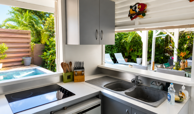 Creole House for Rent in Saint François, Guadeloupe, with a Jacuzzi, a 10 minute walk from the marina, 6 pers