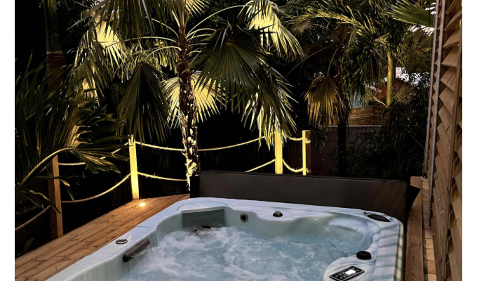 Villa Rental in Sainte-Anne, Guadeloupe: Private Pool, Walking Distance to the Beach, 16 pers