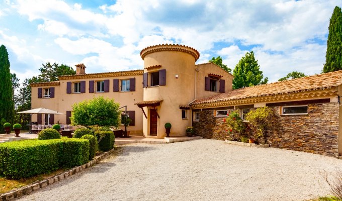 Provence Luxury villa rentals Aix en Provence with private pool