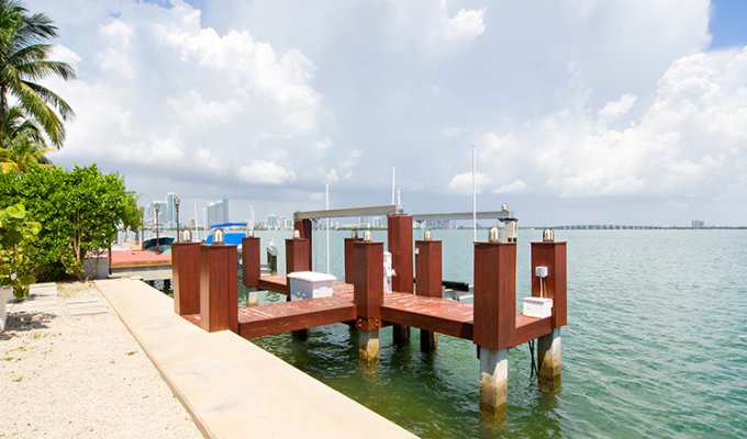 Miami Beach Waterfront  Luxury Villa Rental Venetian Islands Florida
