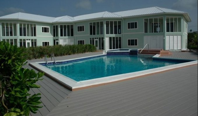 GRAND CAYMAN CONDO RENTAL AT RUM POINT OCEAN FRONT CONDO