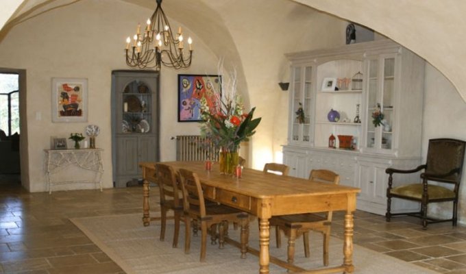 Saint Remy de Provence Luxury villa rentals private pool & staff chef