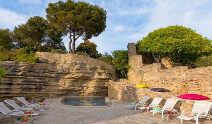 Provence Luxury villa rentals Avignon private pool & staff chef