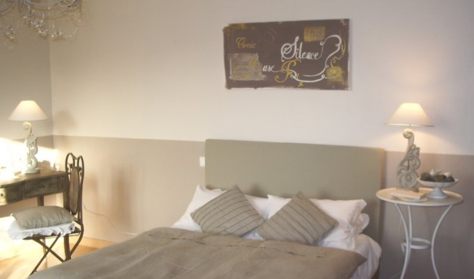 Bed and Breakfast at our wine estate in Beaujolais Area between Lyon and Macon